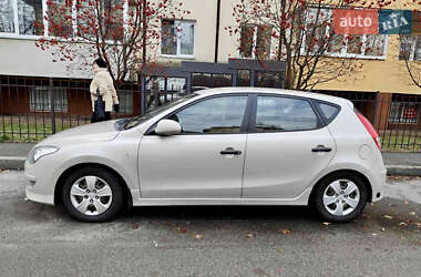 Хэтчбек Hyundai i30 2011 в Киеве