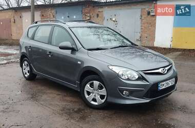 Універсал Hyundai i30 2010 в Конотопі