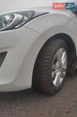 Универсал Hyundai i30 2013 в Змиеве