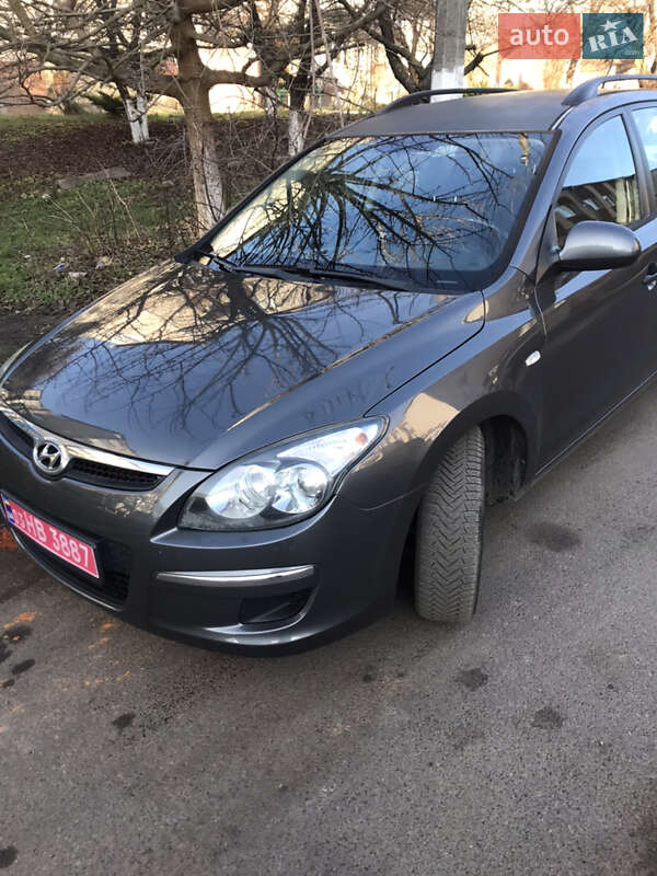 Універсал Hyundai i30 2010 в Луцьку