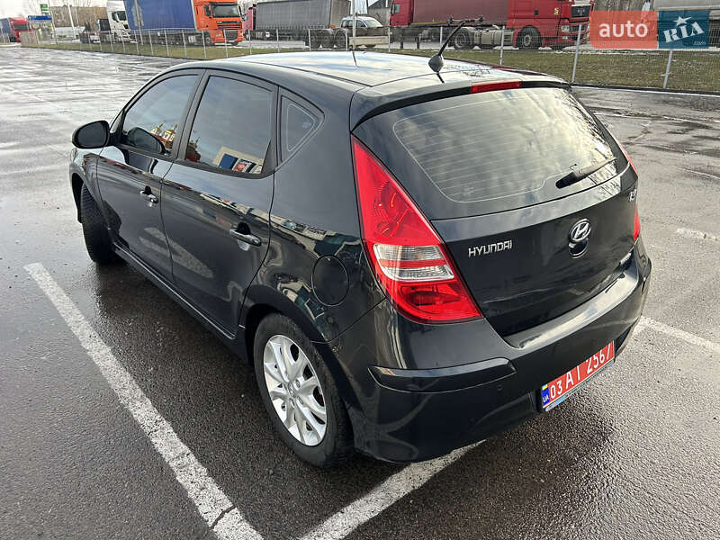 Хетчбек Hyundai i30 2011 в Ковелі