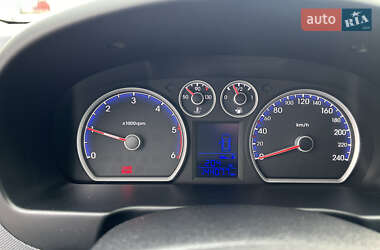 Хэтчбек Hyundai i30 2011 в 