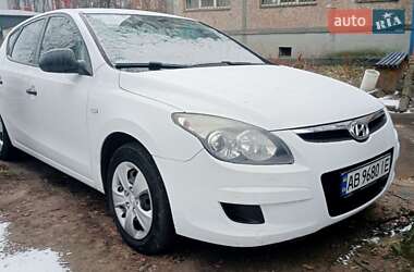 Хэтчбек Hyundai i30 2009 в 