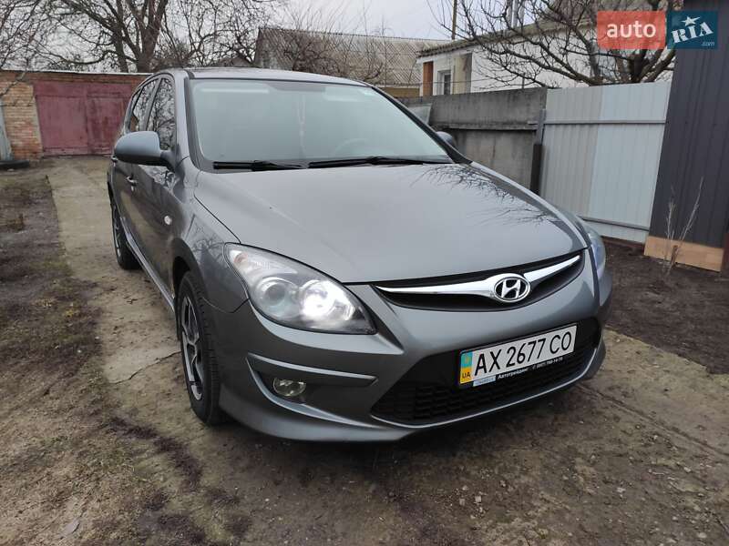 Хетчбек Hyundai i30 2011 в Харкові