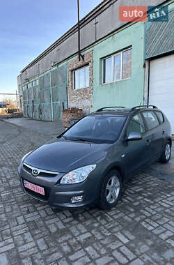 Универсал Hyundai i30 2009 в Сумах