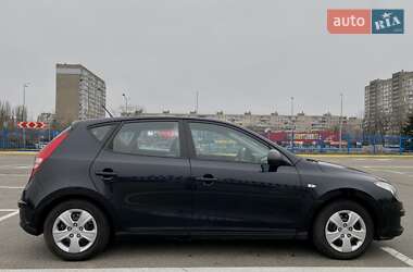 Хэтчбек Hyundai i30 2009 в Киеве