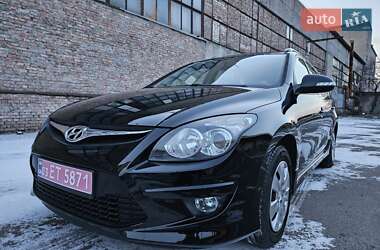 Универсал Hyundai i30 2011 в Луцке