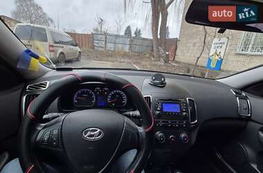 Хетчбек Hyundai i30 2011 в Сумах