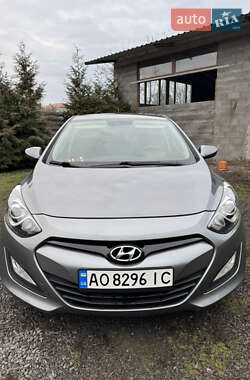 Хэтчбек Hyundai i30 2013 в Ужгороде