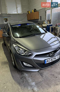 Хетчбек Hyundai i30 2013 в Ужгороді