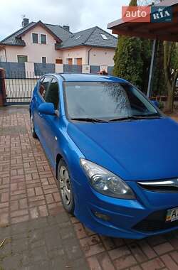 Хэтчбек Hyundai i30 2010 в 
