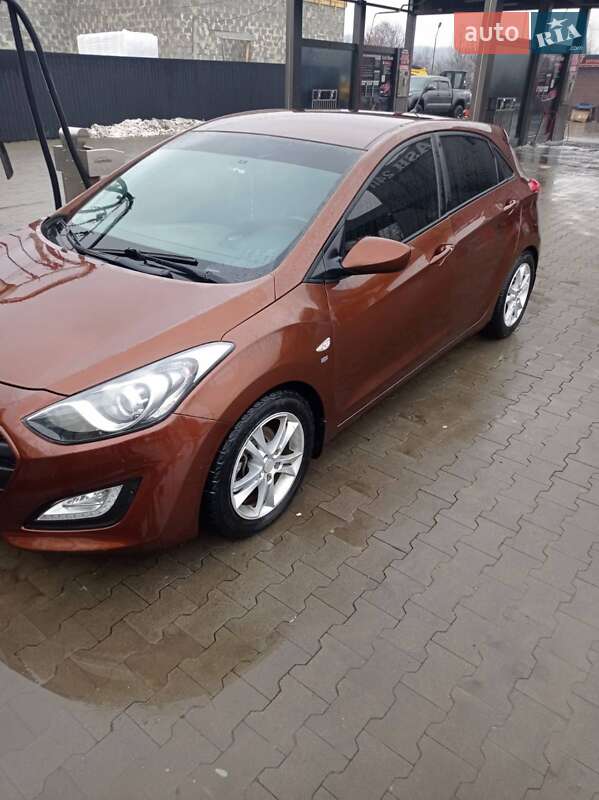 Хетчбек Hyundai i30 2012 в Калуші