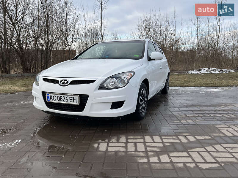 Хэтчбек Hyundai i30 2009 в Нововолынске фото 3 Хэтчбек Hyundai i30 2009 в Нововолынске