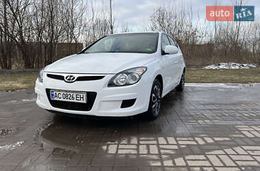 Хэтчбек Hyundai i30 2009 в 