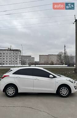 Хэтчбек Hyundai i30 2012 в Нетешине