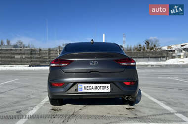 Фастбэк Hyundai i30 2019 в 