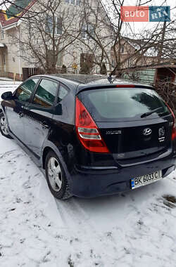 Хетчбек Hyundai i30 2011 в Рівному