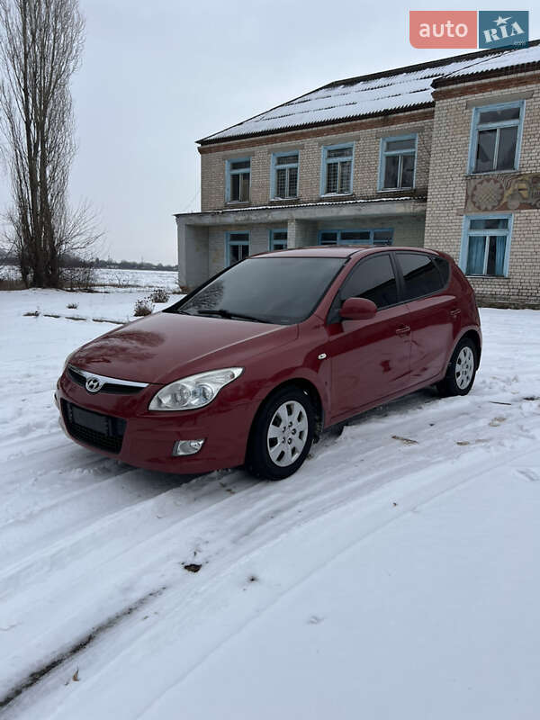 Хетчбек Hyundai i30 2008 в Валках
