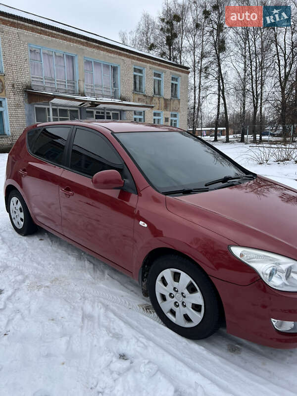Хетчбек Hyundai i30 2008 в Валках
