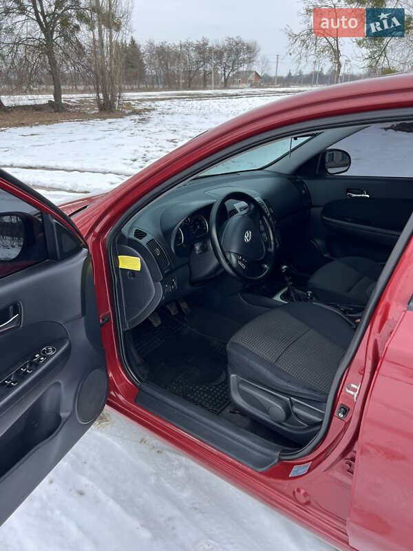 Хетчбек Hyundai i30 2008 в Валках