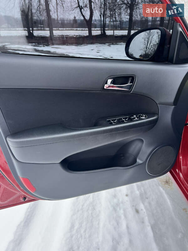 Хетчбек Hyundai i30 2008 в Валках
