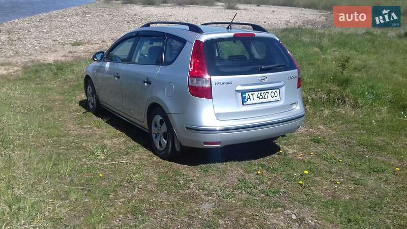 Универсал Hyundai i30 2009 в Калуше
