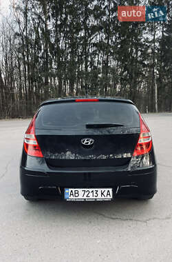 Хэтчбек Hyundai i30 2010 в 