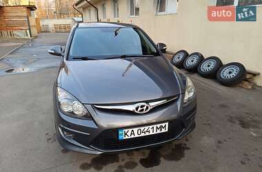 Хэтчбек Hyundai i30 2010 в Киеве