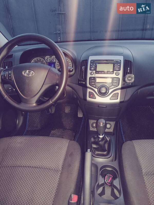 Хэтчбек Hyundai i30 2011 в Днепре