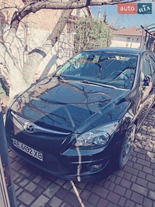 Хэтчбек Hyundai i30 2011 в Днепре