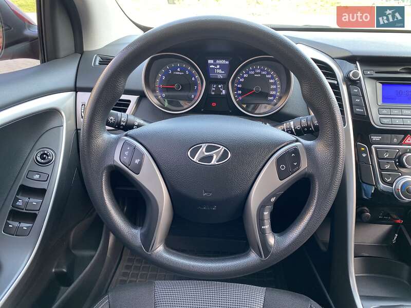 Хэтчбек Hyundai i30 2013 в Ивано-Франковске