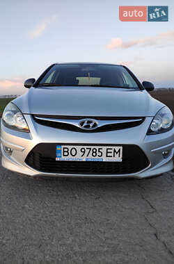 Хэтчбек Hyundai i30 2011 в 
