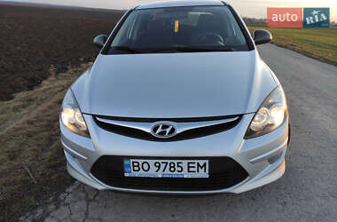 Хэтчбек Hyundai i30 2011 в 