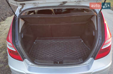 Хэтчбек Hyundai i30 2011 в 