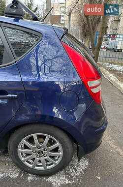 Хэтчбек Hyundai i30 2008 в 