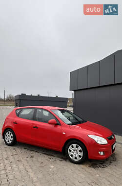 Хетчбек Hyundai i30 2008 в 