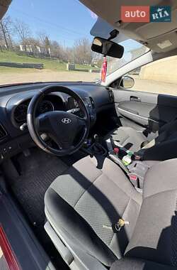 Хетчбек Hyundai i30 2009 в 