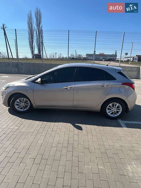 Хэтчбек Hyundai i30 2016 в Николаеве