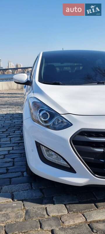 Хэтчбек Hyundai i30 2012 в Киеве