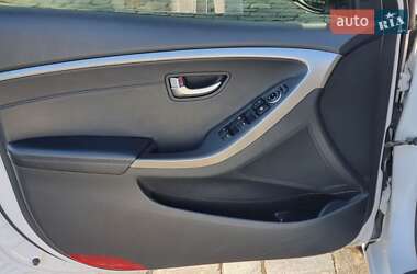 Хэтчбек Hyundai i30 2012 в 