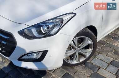 Хэтчбек Hyundai i30 2012 в 