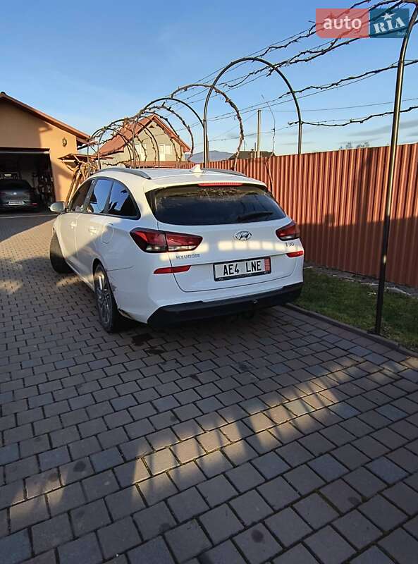 Универсал Hyundai i30 2018 в Ужгороде