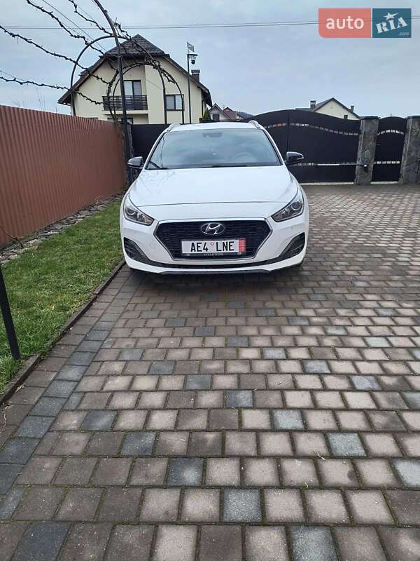 Универсал Hyundai i30 2018 в Ужгороде