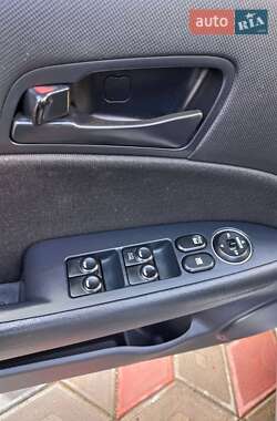 Хэтчбек Hyundai i30 2010 в 