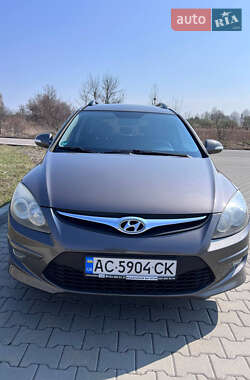 Универсал Hyundai i30 2011 в Нововолынске