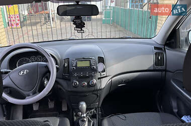 Хетчбек Hyundai i30 2011 в 