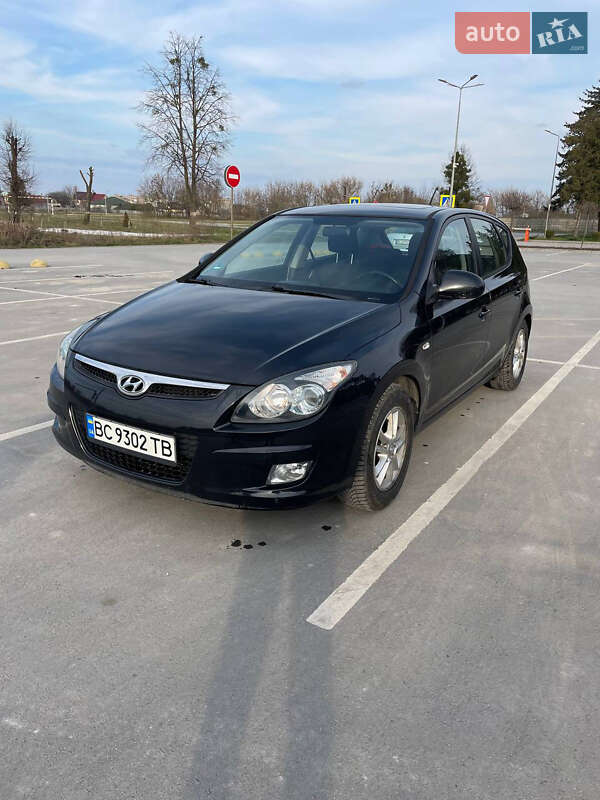 Хэтчбек Hyundai i30 2009 в Радехове