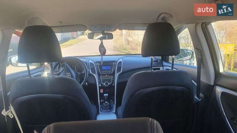 Универсал Hyundai i30 2013 в Змиеве фото 8 Универсал Hyundai i30 2013 в Змиеве