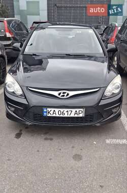 Хэтчбек Hyundai i30 2010 в 