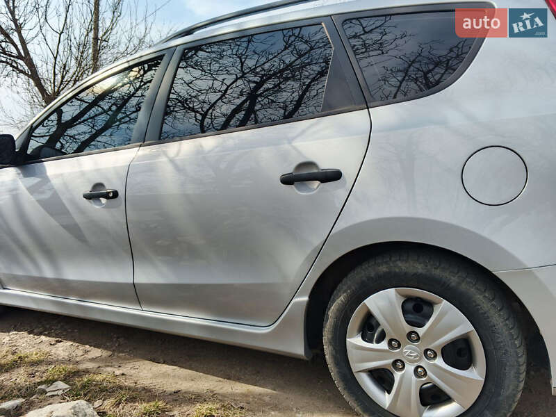 Універсал Hyundai i30 2011 в Новій Ушиці